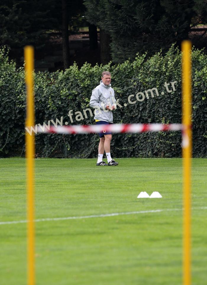 Fenerbahçede Tolga Ciğerci ilk kez idmana çıktı