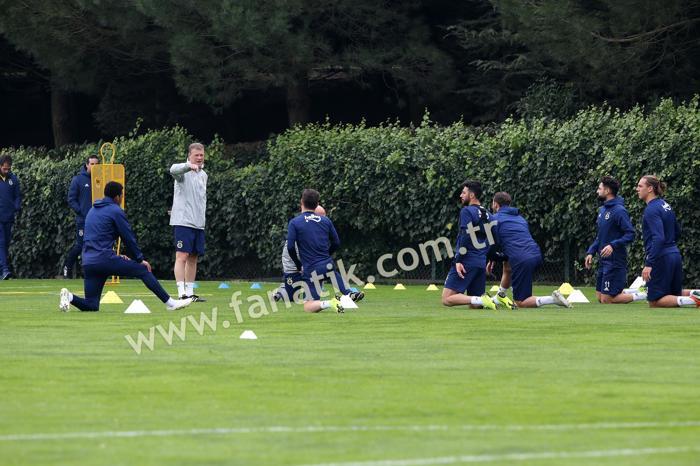 Fenerbahçede Tolga Ciğerci ilk kez idmana çıktı