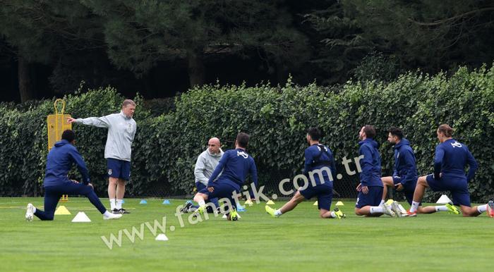 Fenerbahçede Tolga Ciğerci ilk kez idmana çıktı