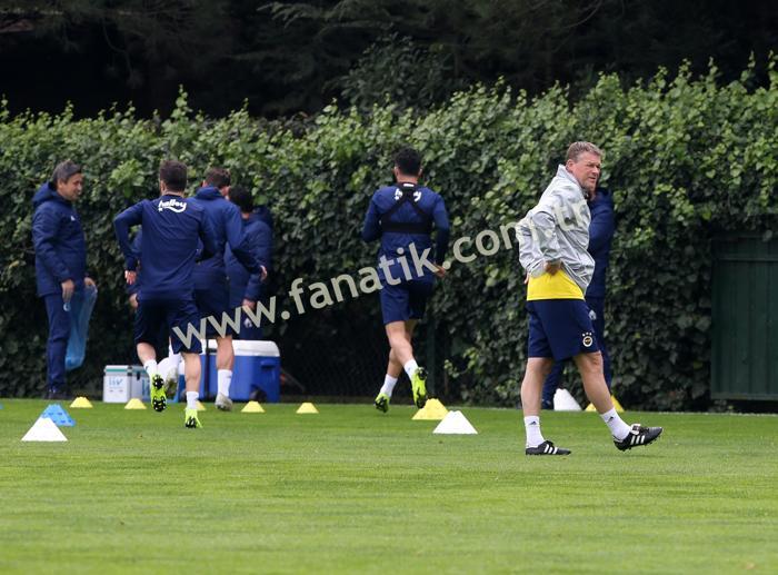 Fenerbahçede Tolga Ciğerci ilk kez idmana çıktı
