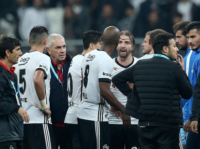 Caner Erkinin takım arkadaşlarıyla ettiği kavgalar