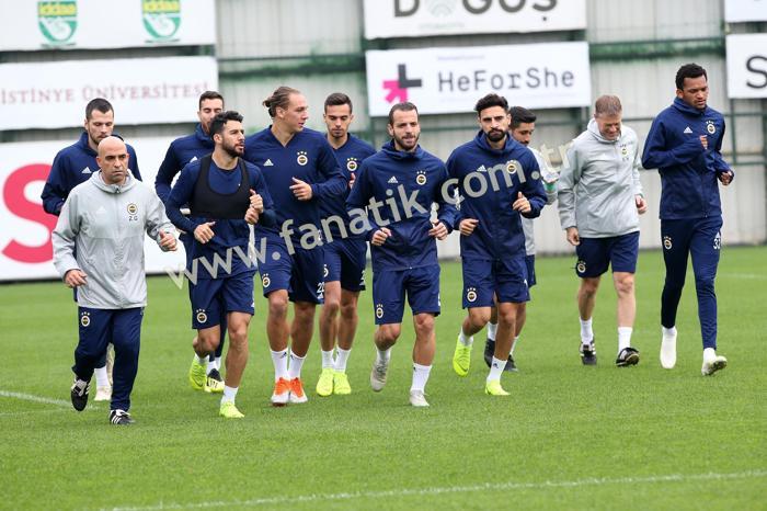 Fenerbahçede Tolga Ciğerci ilk kez idmana çıktı