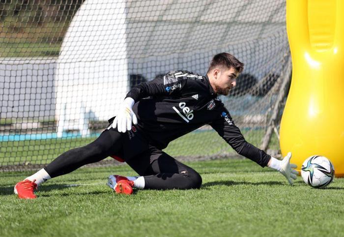 Beşiktaşta son dakika Sergen Yalçın kararını verdi Başakşehir maçı muhtemel 11i...
