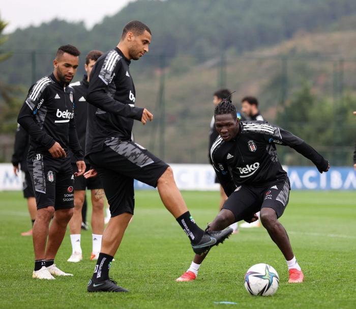 Beşiktaşta son dakika Sergen Yalçın kararını verdi Başakşehir maçı muhtemel 11i...
