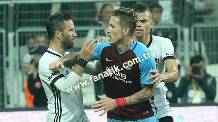 Beşiktaş-Trabzonspor maçı sonrası saha karıştı