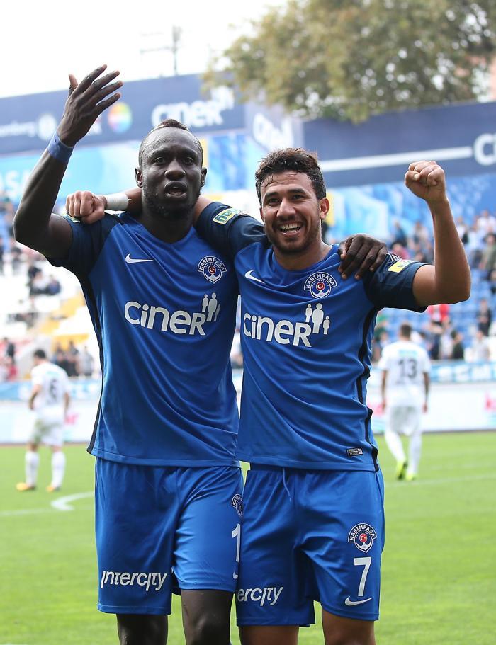 Mbaye Diagnenin transferi için görüşmeler başladı