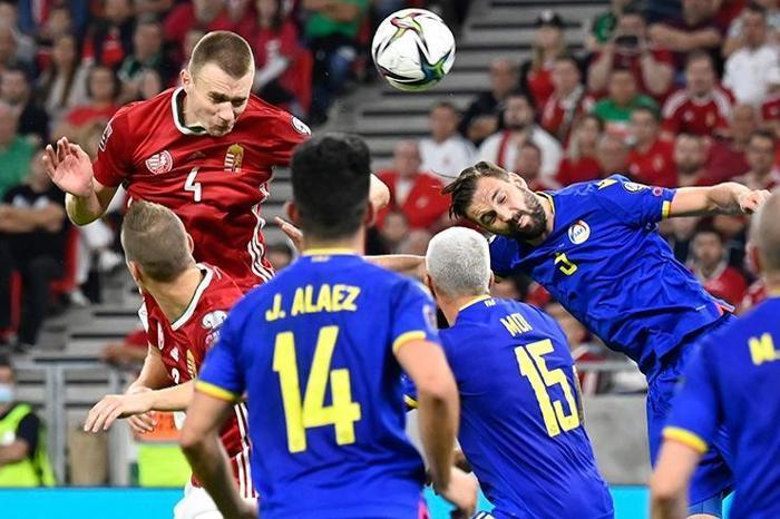 Son dakika Fenerbahçe haberi Sevilladan Szalai bombası...