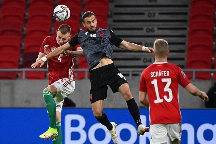 Son dakika Fenerbahçe haberi Sevilladan Szalai bombası...