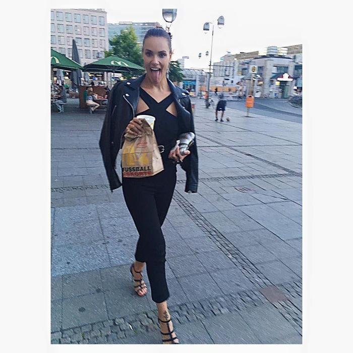 Vodafone Parkta bir güzel: Esther Sedlaczek