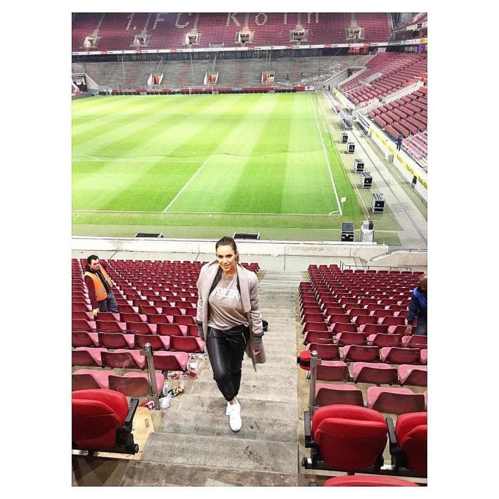 Vodafone Parkta bir güzel: Esther Sedlaczek