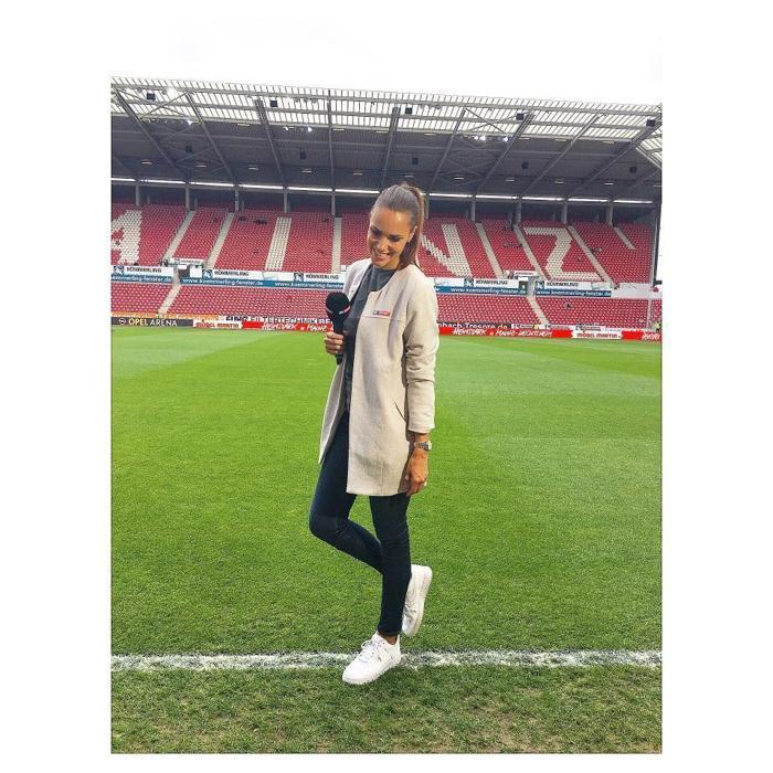 Vodafone Parkta bir güzel: Esther Sedlaczek