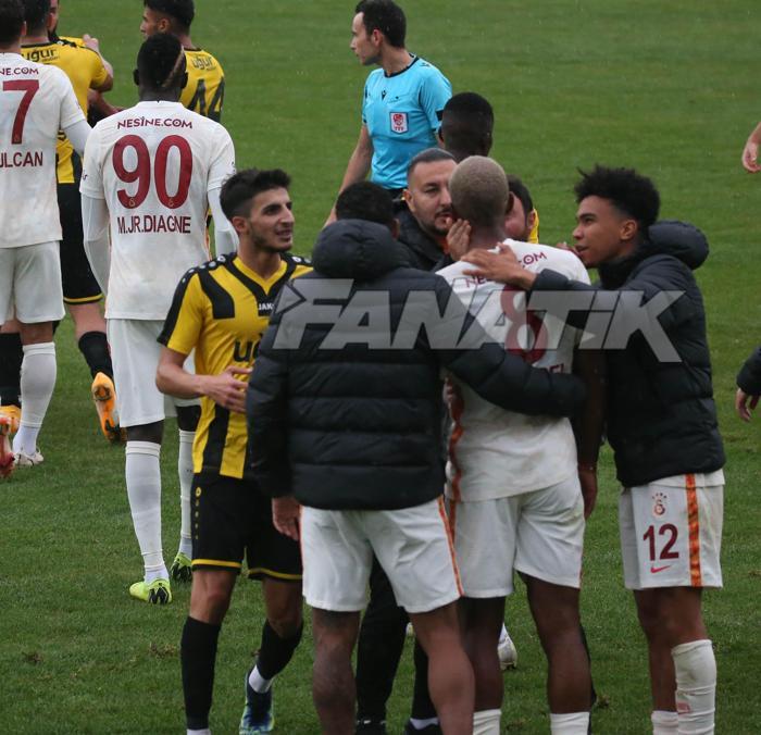 Galatasaray-İstanbulspor maçında olay Ryan Babel çılgına döndü...