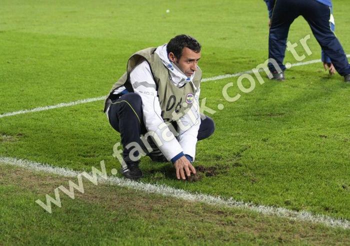 Çimler elden geçiyor