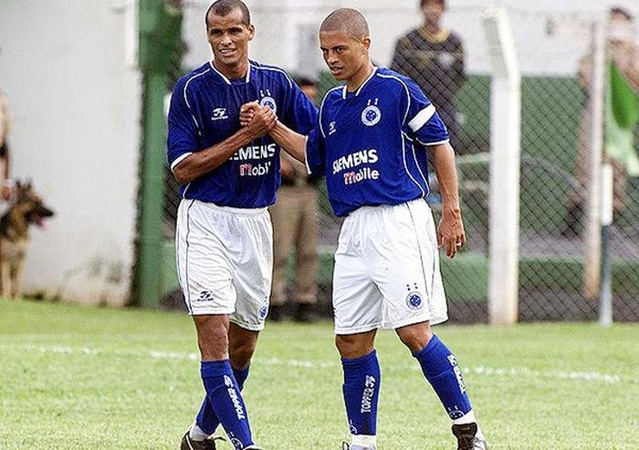 Rivaldo, devam dedi