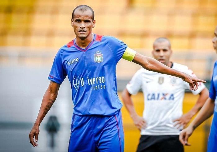 Rivaldo, devam dedi