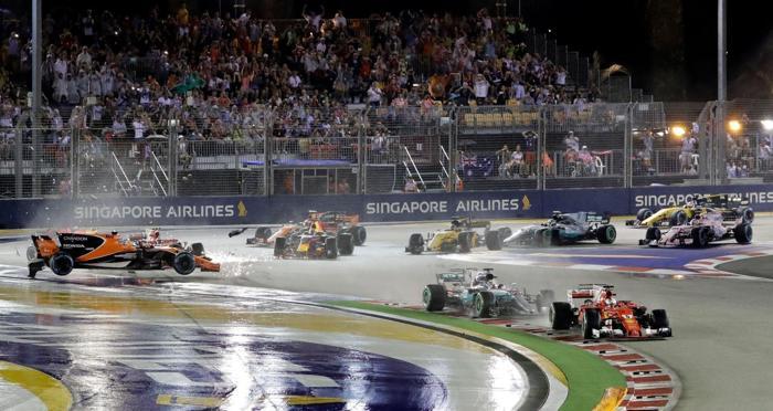 Formula 1de feci kaza Ferrariler yarış dışı kaldı