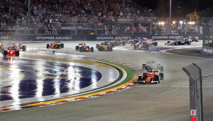 Formula 1de feci kaza Ferrariler yarış dışı kaldı