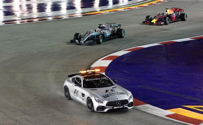 Formula 1de feci kaza Ferrariler yarış dışı kaldı