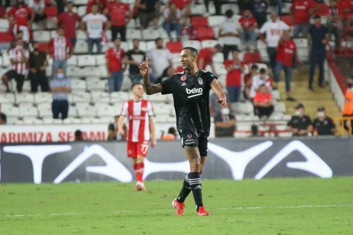Son dakika Beşiktaştan çifte imza birden