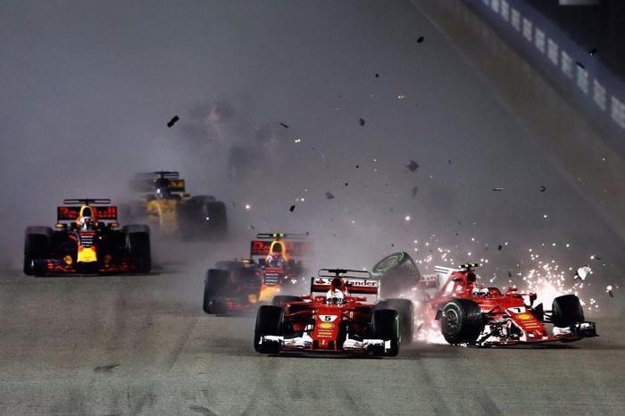 Formula 1de feci kaza Ferrariler yarış dışı kaldı