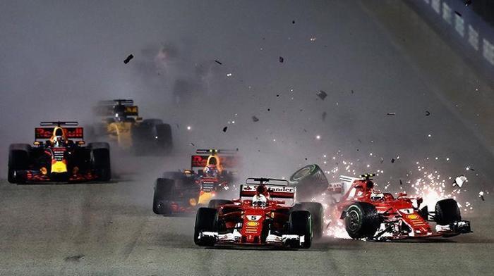 Formula 1de feci kaza Ferrariler yarış dışı kaldı