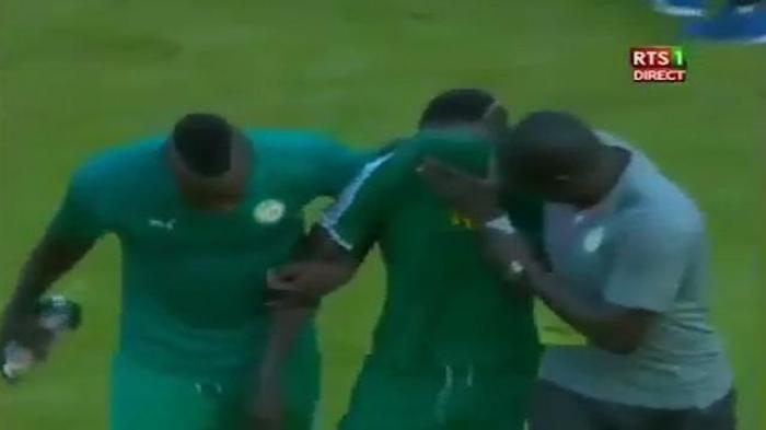 Liverpoolun yıldızı Sadio Mane gözyaşlarına boğuldu