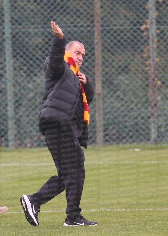 Galatasarayda Fatih Terim kulede, Selçuk İnan-Necati Ateş ikilisi kulübede