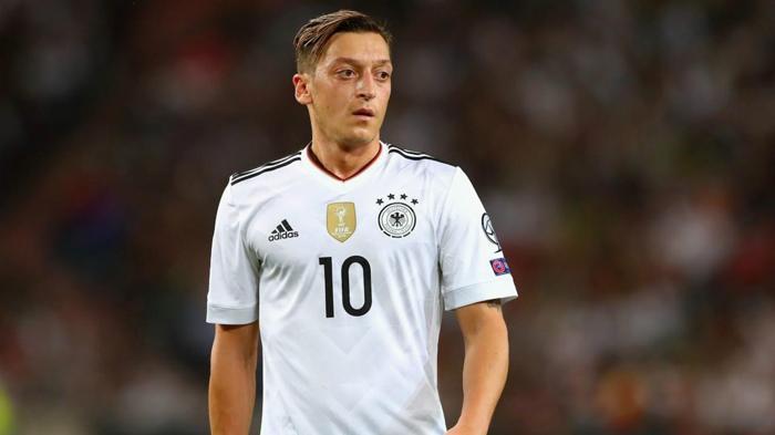 Almanyadan büyük Mesut Özil gafı Unutamıyorlar...