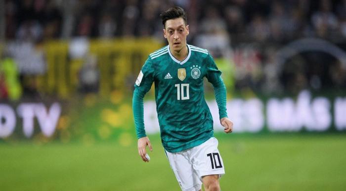Almanyadan büyük Mesut Özil gafı Unutamıyorlar...