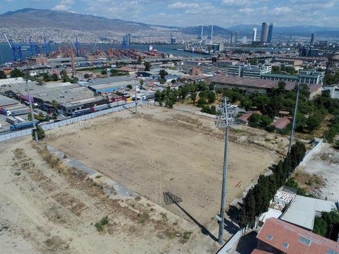 İzmire yapılacak stadların fotoğrafları...