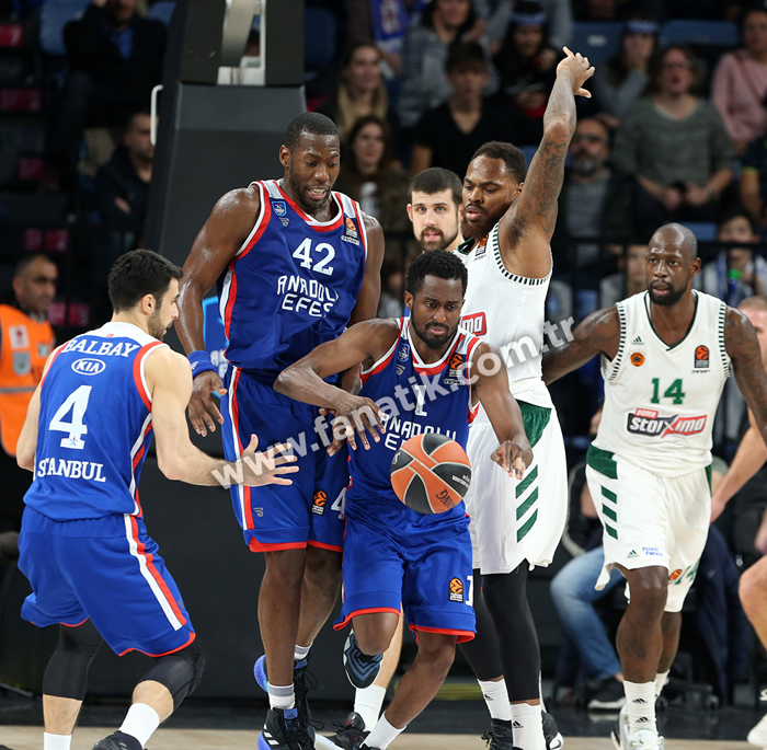 Anadolu Efesin Panathinaikos maçına taraftarlardan büyük ilgi