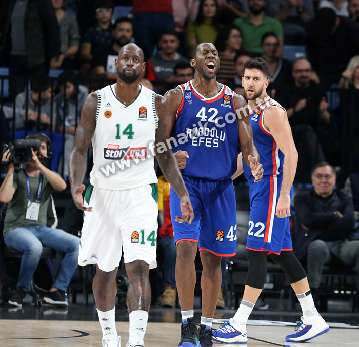 Anadolu Efesin Panathinaikos maçına taraftarlardan büyük ilgi