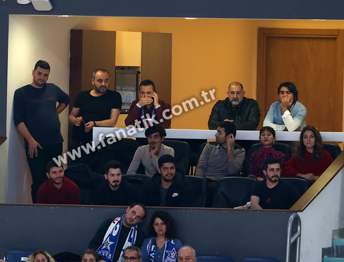 Anadolu Efesin Panathinaikos maçına taraftarlardan büyük ilgi