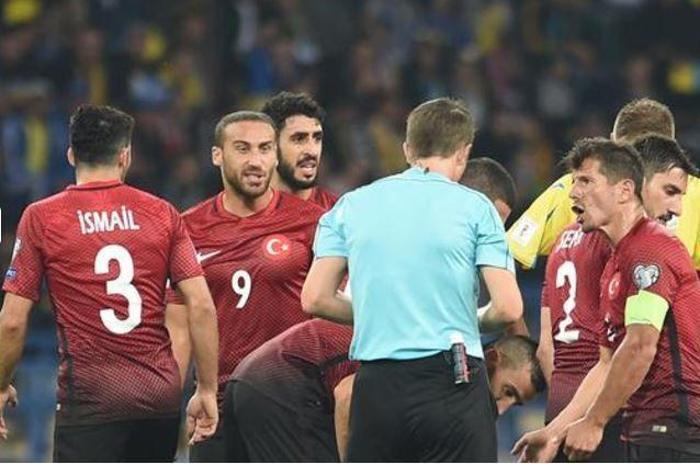 Emre Belözoğlu Şenere patladı