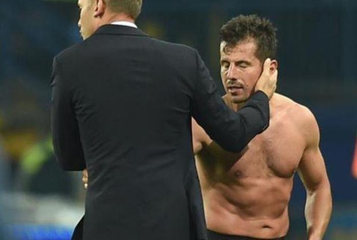 Emre Belözoğlu Şenere patladı