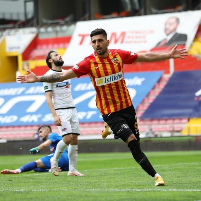 Süper Ligin 27 futbolcusuna alıcı çıkmadı
