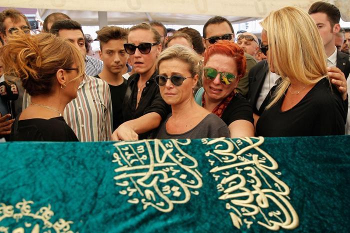 Vatan Şaşmaz son yolculuğuna uğurlandı