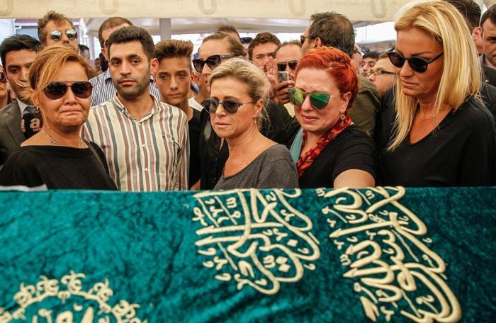 Vatan Şaşmaz son yolculuğuna uğurlandı