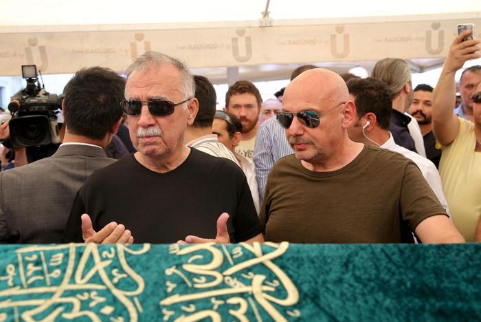 Vatan Şaşmaz son yolculuğuna uğurlandı