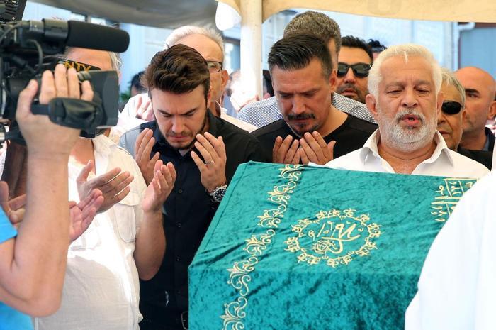 Vatan Şaşmaz son yolculuğuna uğurlandı