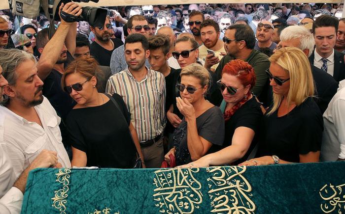 Vatan Şaşmaz son yolculuğuna uğurlandı