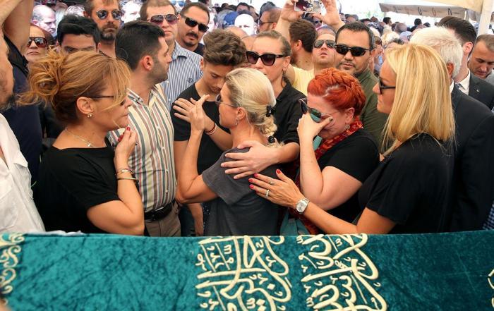 Vatan Şaşmaz son yolculuğuna uğurlandı