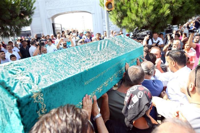 Vatan Şaşmaz son yolculuğuna uğurlandı