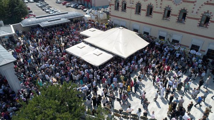 Vatan Şaşmaz son yolculuğuna uğurlandı