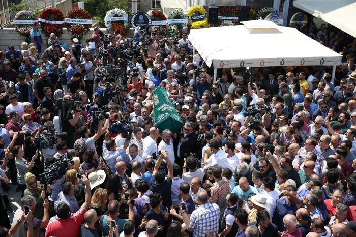 Vatan Şaşmaz son yolculuğuna uğurlandı