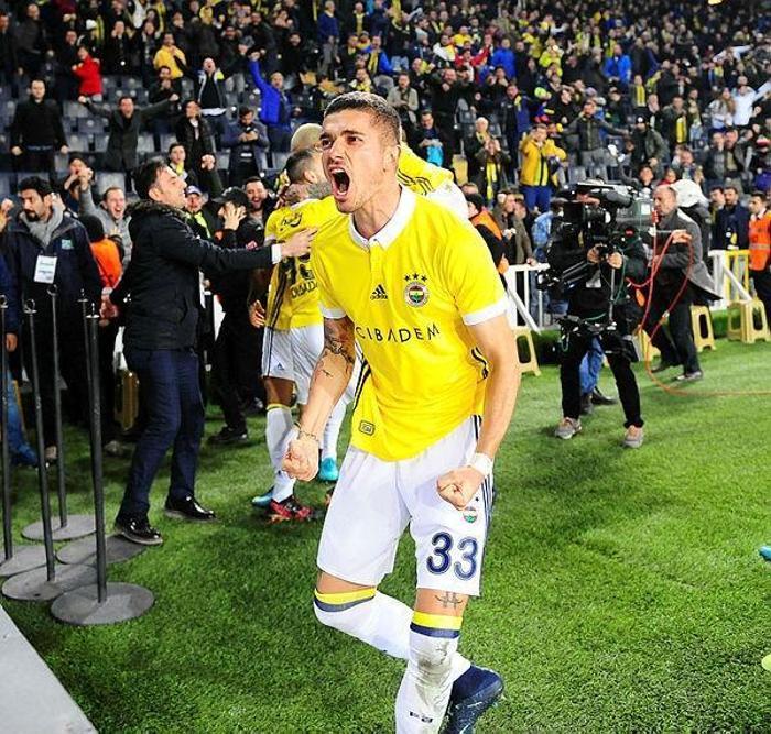 Mesut Özil ve İlkay Gündoğan, Cumhurbaşkanı Recep Tayyip Erdoğan ile fotoğraf çektirerek bir skandalı tetiklediler. Sen, Vladimir Putinle fotoğraf çektirir miydin