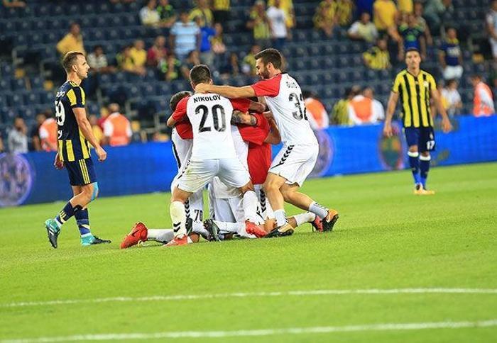 Vardar İstanbulu fethetti, Fenerbahçeyi nakavt etti