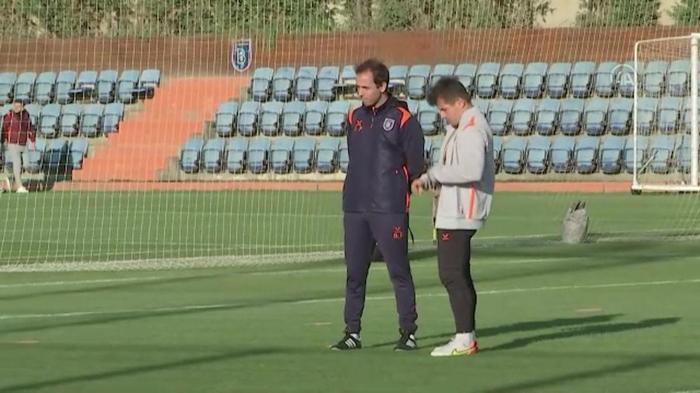 Emre Belözoğlunun ekibinde flaş isim Fenerbahçe ve Cocu detayı