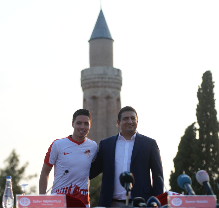 Antalyaspordan Nasriye kent merkezinde tören