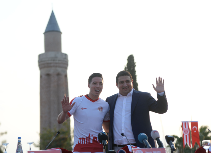 Antalyaspordan Nasriye kent merkezinde tören